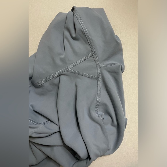 Lululemon Invigorate High Rise Tights Leggings 25” With Pockets Chambray Size 2 - Picture 9 of 12